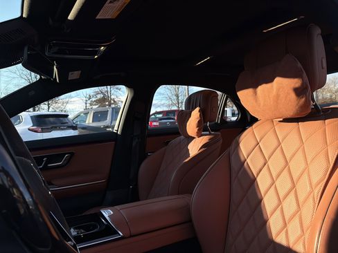 Used 2025 Mercedes-Benz S 580 S 580 image 25