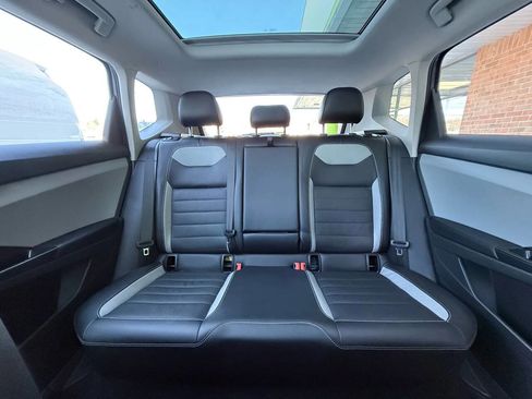 Used 2022 Volkswagen Taos SEL w/ Panoramic Sunroof Package image 31