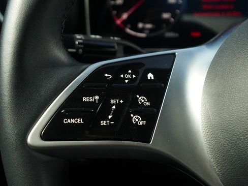 Used 2025 Mercedes-Benz C 300 4MATIC Sedan image 15