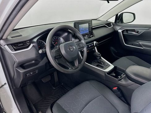 Used 2021 Toyota RAV4 XLE image 9