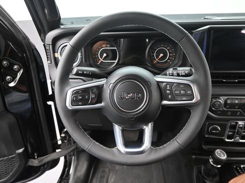 Used 2026 Jeep Wrangler Unlimited Sahara w/ Safety Group AWD/4WD image 16