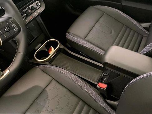 Certified 2025 MINI Cooper S image 22