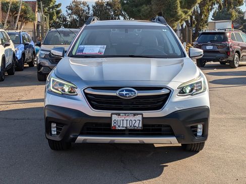 Used 2020 Subaru Outback Limited image 2