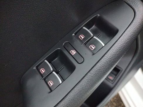 Used 2017 Volkswagen Jetta SEL image 22