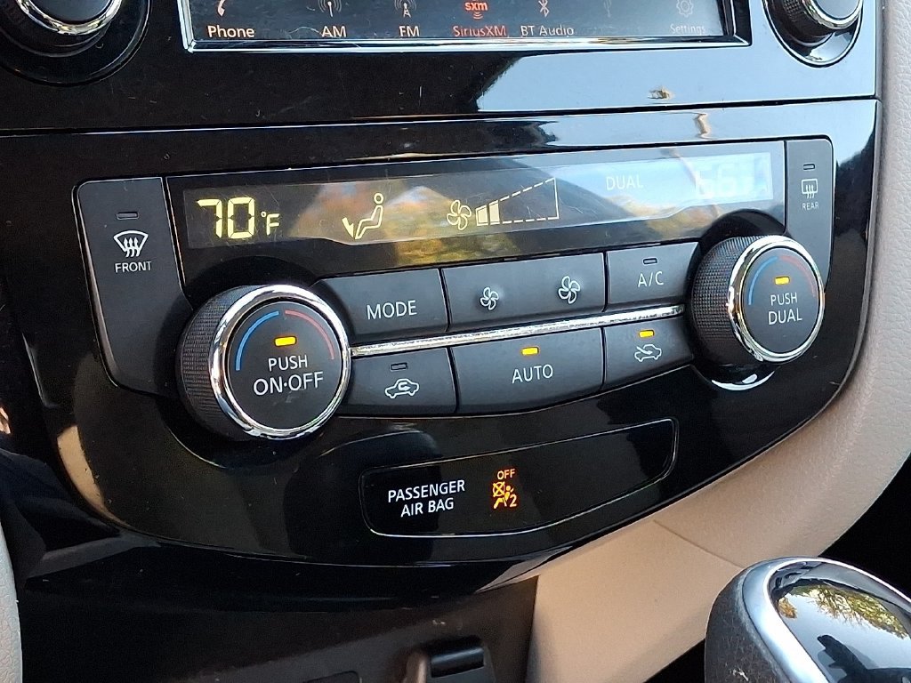 Used 2019 Nissan Rogue Sport SV AWD/4WD image 16