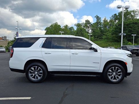 Used 2022 Chevrolet Tahoe LT w/ Luxury Package AWD/4WD image 7