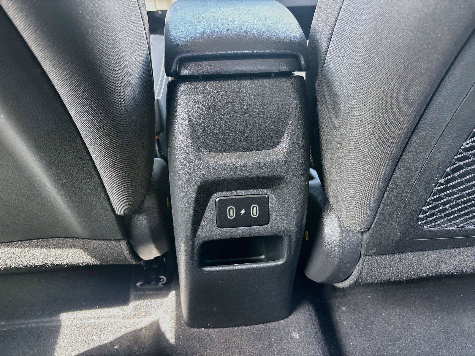 Used 2025 Hyundai Venue SEL FWD image 16