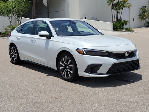 Used 2024 Honda Civic EX-L image 1
