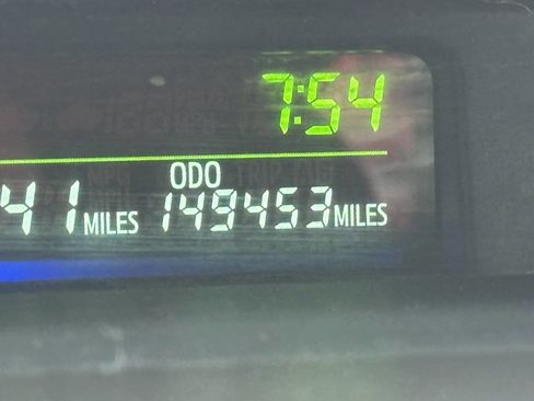 Used 2015 Toyota Prius V Three image 38