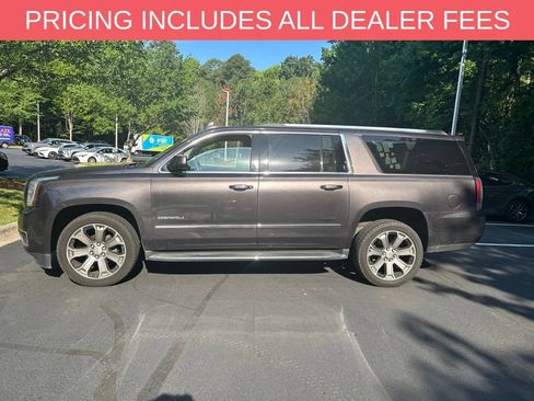 Used 2017 GMC Yukon XL Denali w/ Open Road Package AWD/4WD image 4