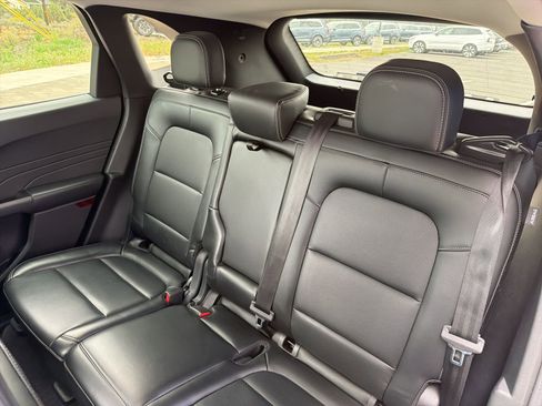 Used 2025 Ford Escape Platinum AWD/4WD image 22