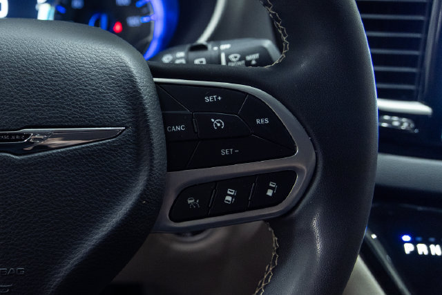 Used 2022 Chrysler Pacifica Touring-L FWD image 15