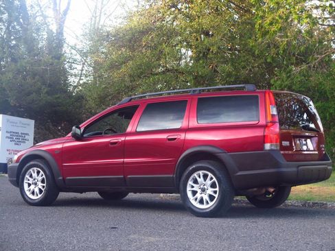 Used 2004 Volvo V70 image 3