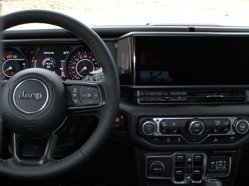 New 2026 Jeep Wrangler Unlimited Sport image 18