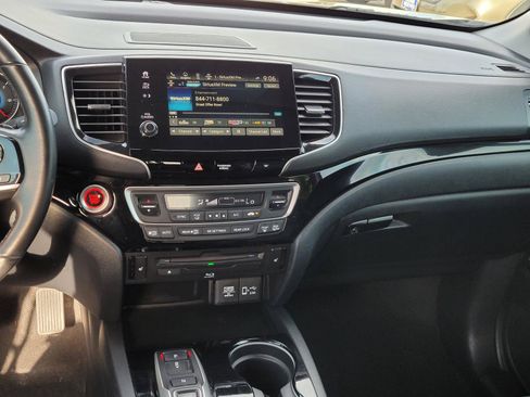 Used 2020 Honda Pilot Touring image 12
