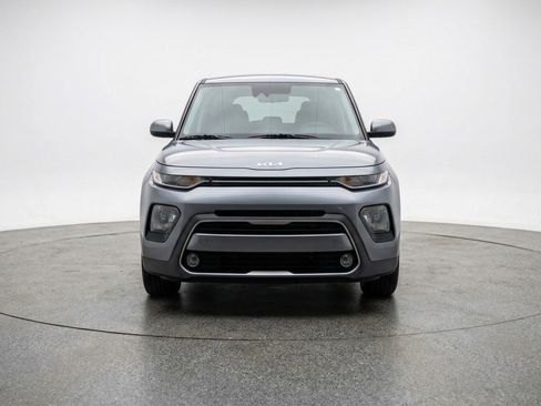 Used 2025 Kia Soul LX w/ LX Technology Package image 2