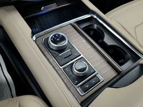 Used 2023 Ford Expedition Limited image 17