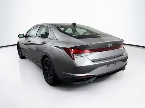 Used 2023 Hyundai Elantra SEL FWD image 6