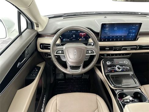 Used 2022 Lincoln Nautilus Reserve image 11