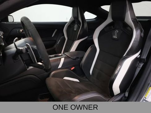 Used 2022 Ford Mustang Shelby GT500 w/ Carbon Fiber Track Pack RWD image 13