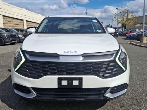 Certified 2023 Kia Sportage LX image 2