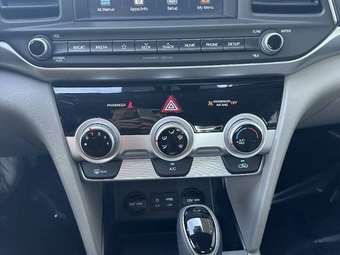 Used 2019 Hyundai Elantra SEL FWD image 13