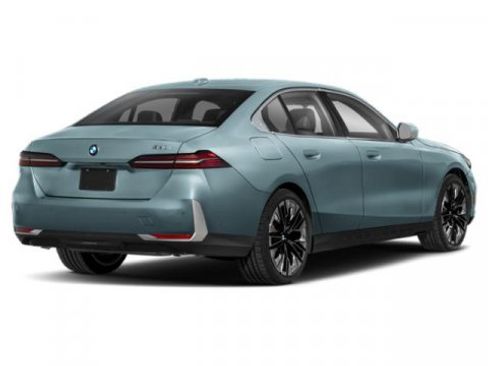 New 2026 BMW 530i xDrive w/ Premium Package image 2