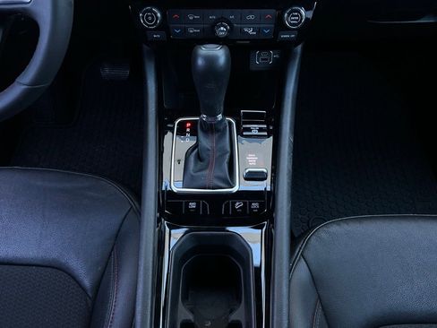 Used 2025 Jeep Compass Trailhawk image 15