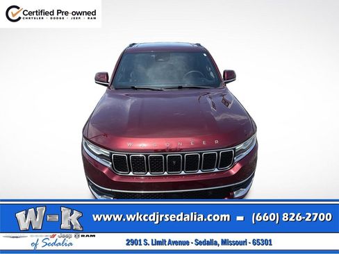 Certified 2022 Jeep Wagoneer Series III w/ Premium Group I AWD/4WD image 17