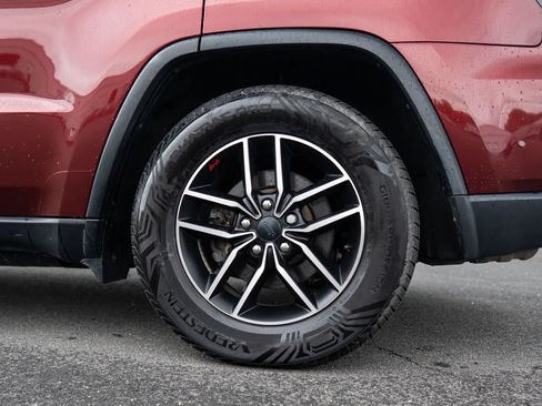 Used 2019 Jeep Grand Cherokee Trailhawk AWD/4WD image 16