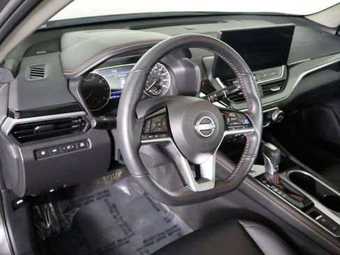 Used 2023 Nissan Altima 2.0 SR FWD image 27