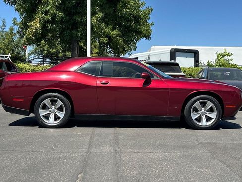 Used 2018 Dodge Challenger SXT RWD image 3