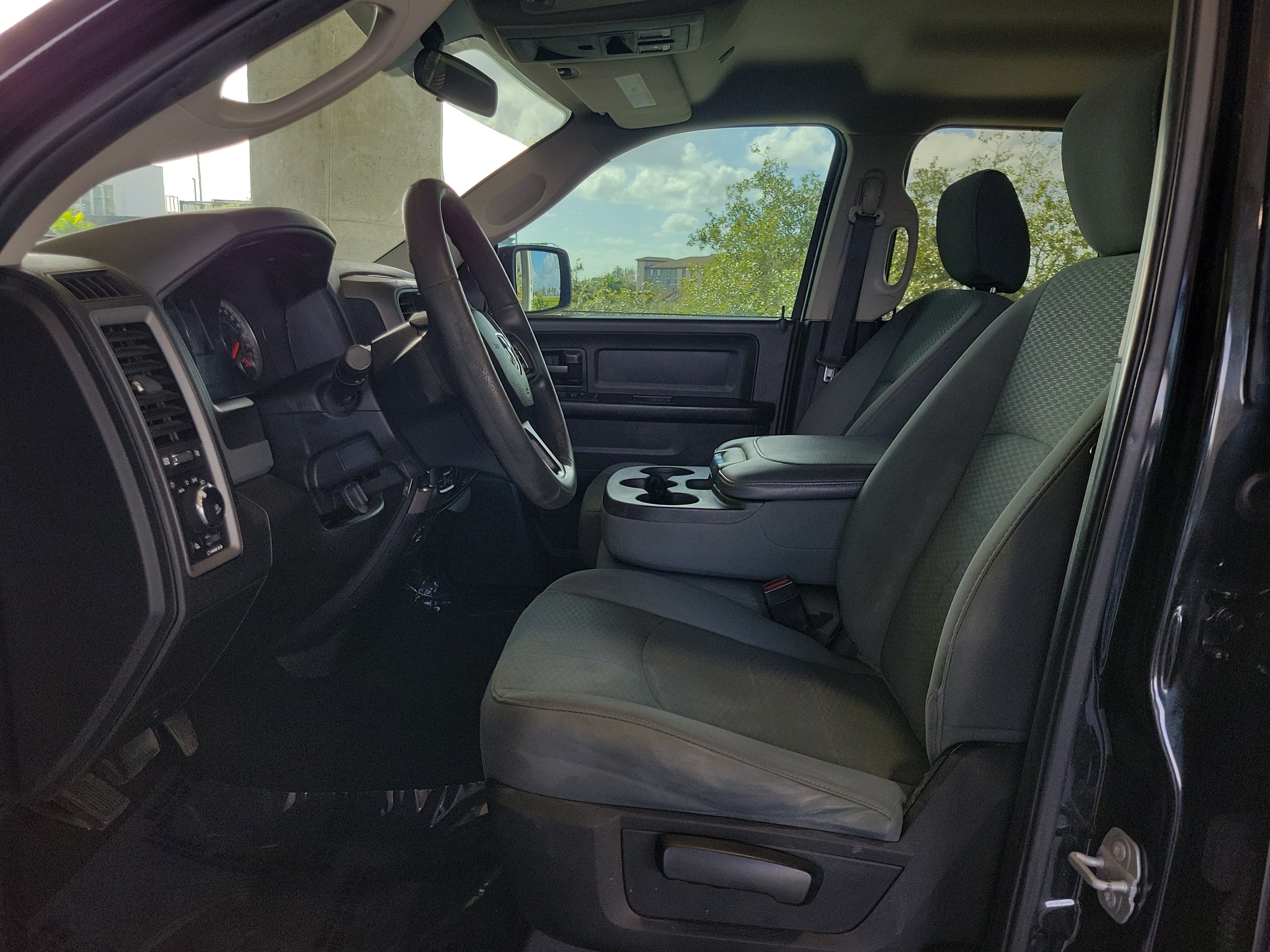 Used 2019 RAM 1500 Express AWD/4WD image 16