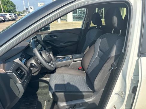 Used 2023 Nissan Rogue SV AWD/4WD image 10