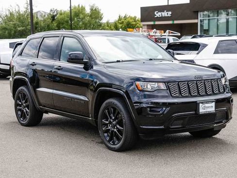 Used 2020 Jeep Grand Cherokee Altitude AWD/4WD image 6