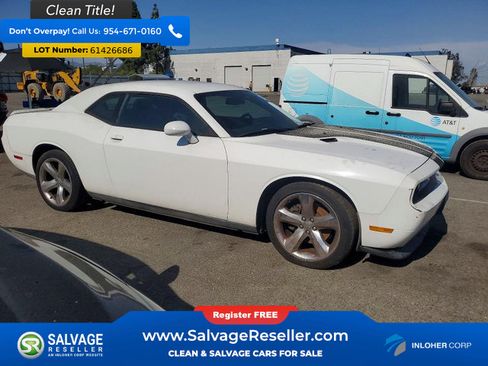 Used 2013 Dodge Challenger SXT w/ Super Sport Group RWD image 5