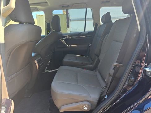 Used 2021 Lexus GX 460 Premium image 30