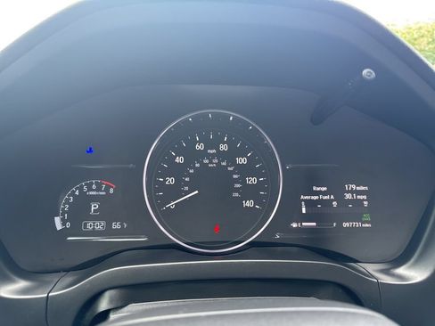Used 2019 Honda HR-V EX-L image 16