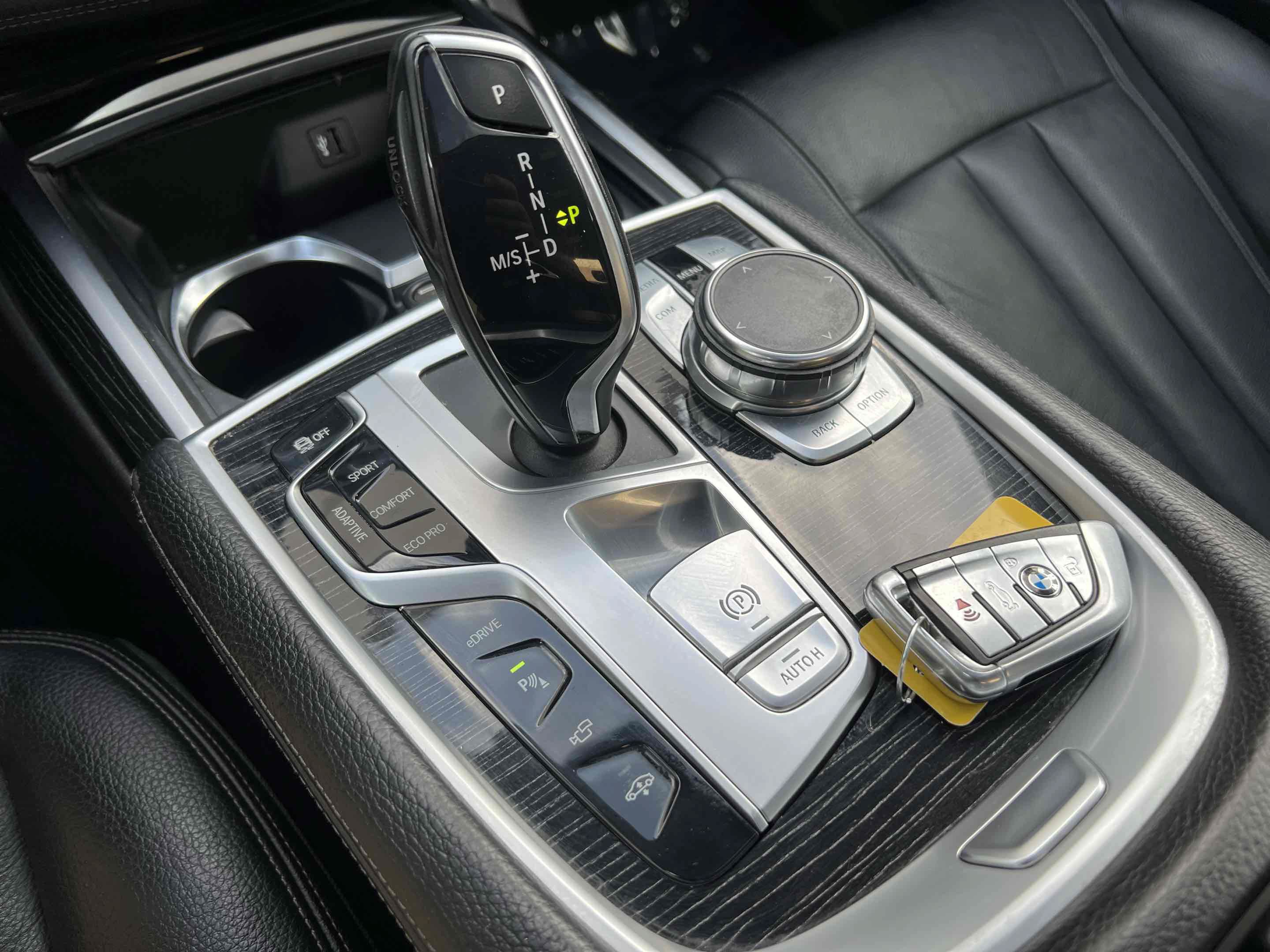 Used 2018 BMW 740e xDrive AWD/4WD image 33