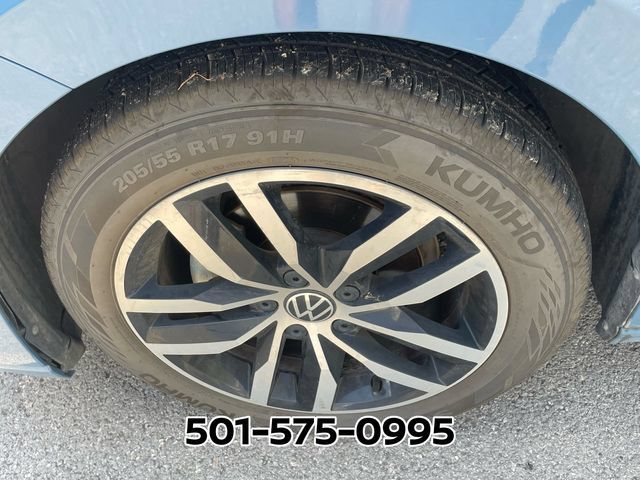 Used 2025 Volkswagen Jetta SE FWD image 8