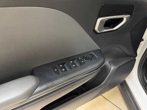 Used 2025 Kia K4 FWD image 7