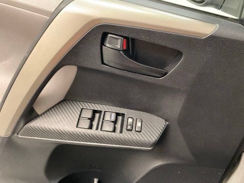 Used 2013 Toyota RAV4 LE AWD/4WD image 17