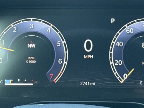 New 2025 Jeep Grand Cherokee Limited w/ Luxury Tech Group II RWD image 22