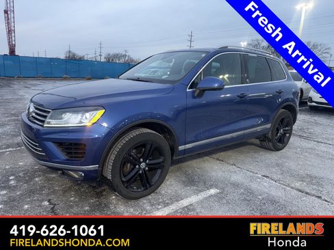 Used 2017 Volkswagen Touareg Wolfsburg Edition image 2