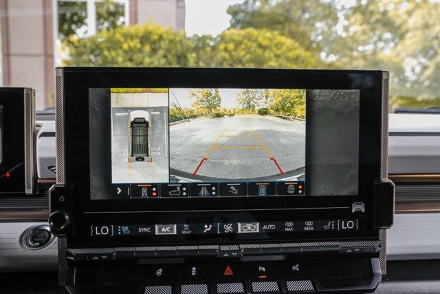 Used 2025 GMC Hummer EV 3X AWD/4WD image 38