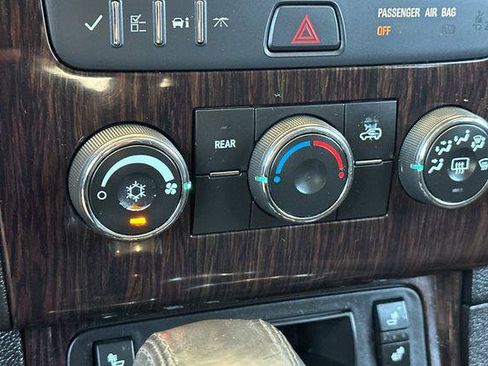 Used 2016 Chevrolet Traverse LT w/ Style and Technology Package FWD image 21