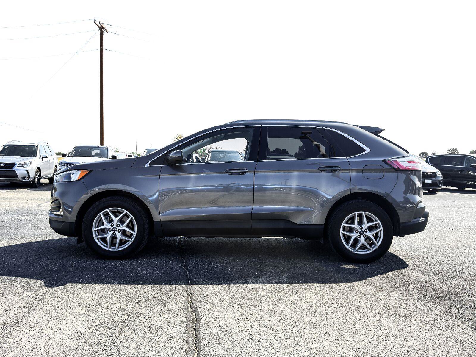 Used 2022 Ford Edge SEL w/ Convenience Package AWD/4WD image 13