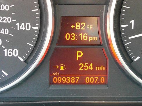 Used 2011 BMW 328i xDrive Sedan AWD/4WD image 25