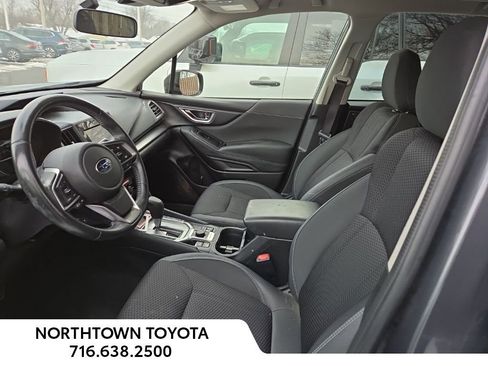 Used 2022 Subaru Forester Premium image 14