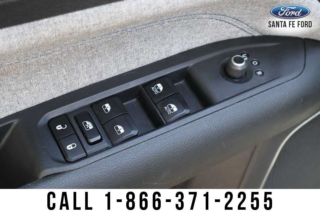 Used 2024 Jeep Compass Latitude w/ Altitude Special Edition AWD/4WD image 12